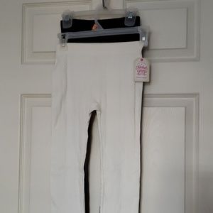 Black and cream leggings, lot of 2.